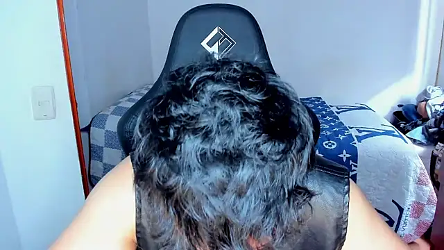 Tommy_Bred live sex cam