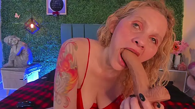 Evangelyne_rose's cam snapshot