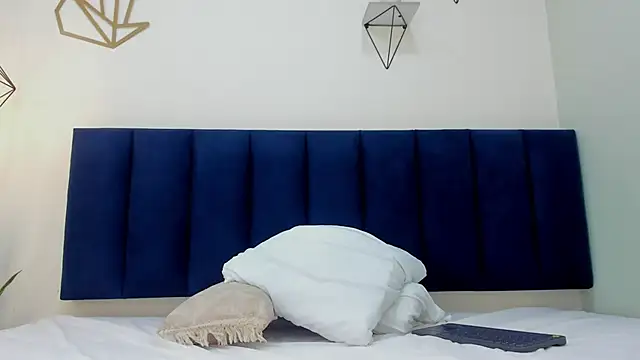 sophieturner_mg's cam snapshot