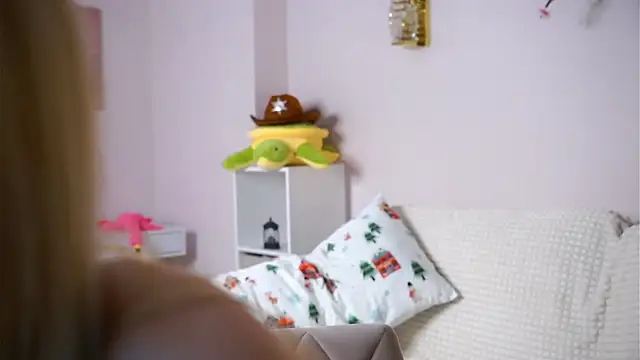 SunnivaCovil live sex cam