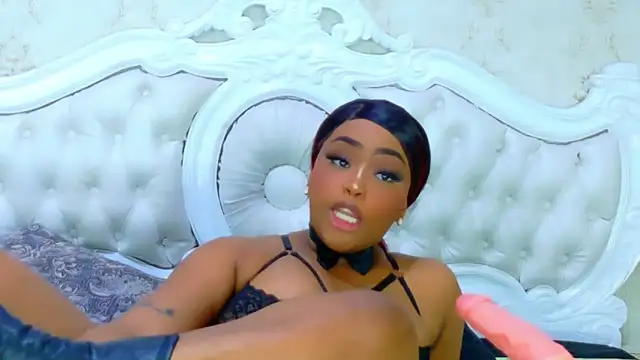 TianahGlow live sex cam