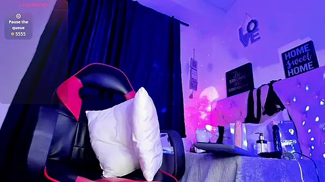 Nicolle_Ferran's cam snapshot