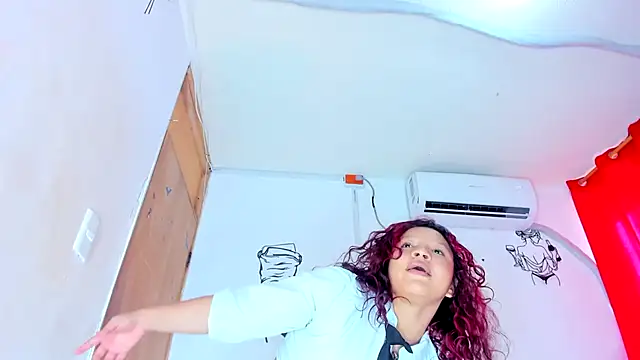 Emily_Coper18's cam snapshot