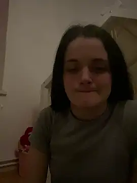 LeonieClaire live sex cam