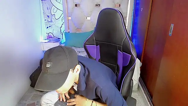 Top_and_bottom's cam snapshot