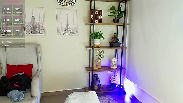 Sassy--Girl live sex cam