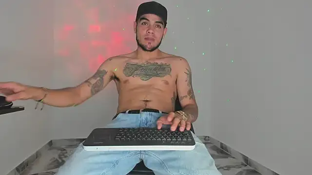 mikee_scooth's cam snapshot