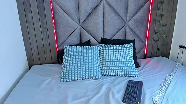 NickyEvanss__'s cam snapshot