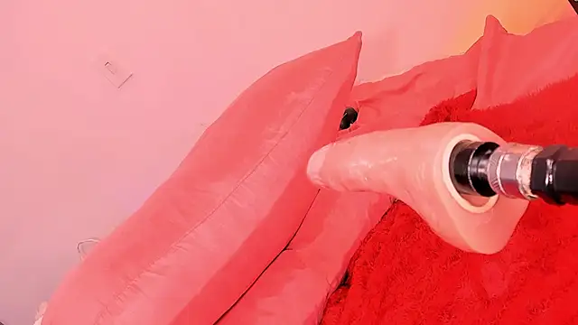 roberts_kloe's cam snapshot