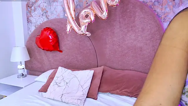 Khloe_Moon's cam snapshot