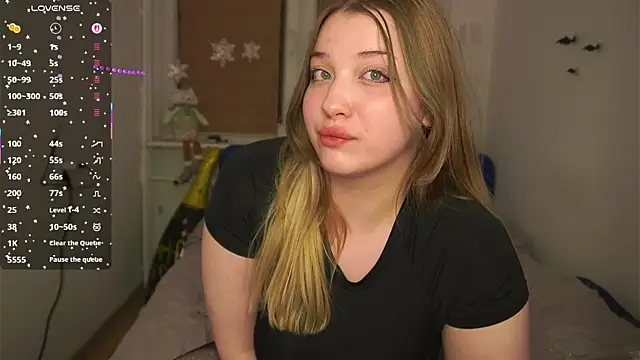 CuteSharloti live sex cam