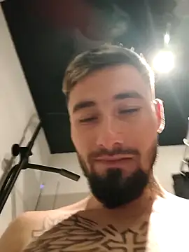 Negrila25 live sex cam