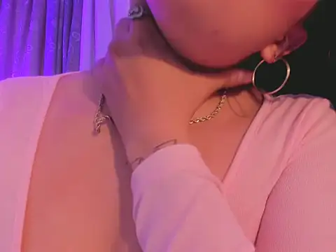 sara_gray__'s cam snapshot