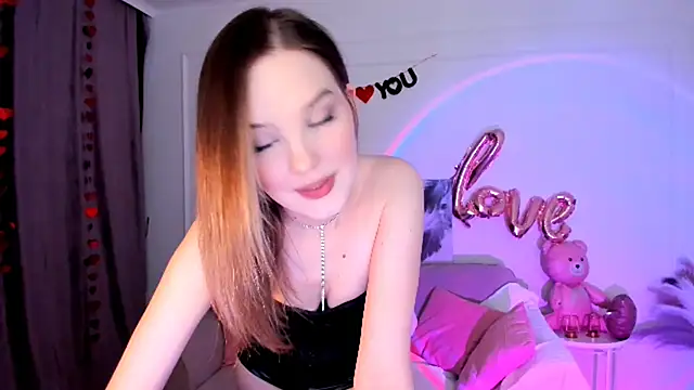 FloweryLove_1's cam snapshot