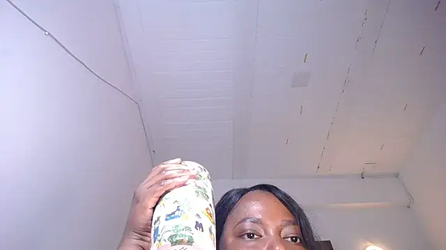 yselahot's cam snapshot