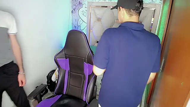 Top_and_bottom's cam snapshot