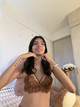 ZaraLuuv live sex cam