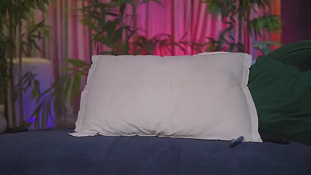 GinaValentinna live sex cam