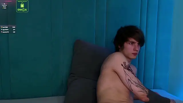 HoogWilder live sex cam