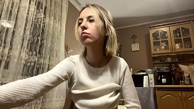 CharmingBlonde's cam snapshot