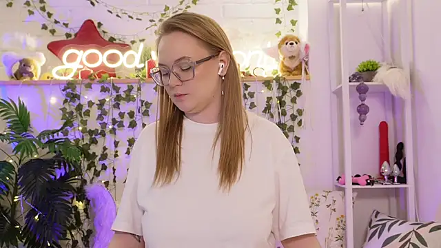 MonicaAsis live sex cam