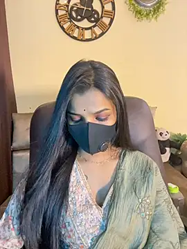 its_ur_flora's cam snapshot