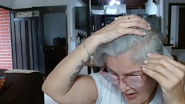 bety-cum2 live sex cam