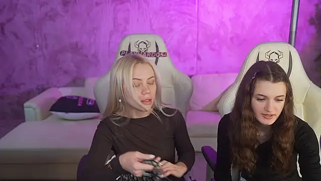 Britney054 live sex cam