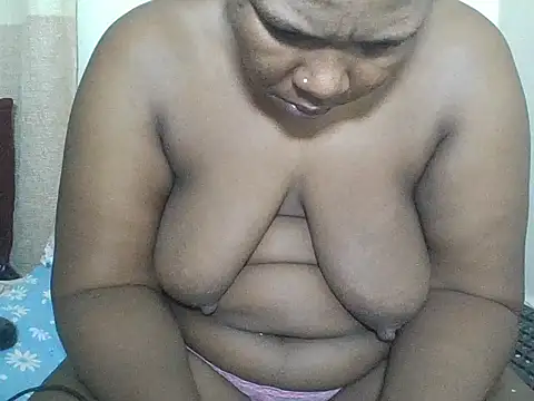 African_Bigjuicyass's cam snapshot