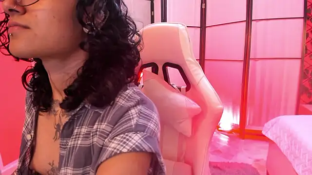 Julianne_7's cam snapshot