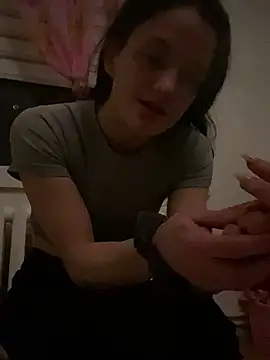 LeonieClaire's cam snapshot