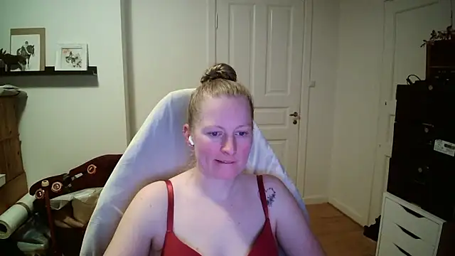 Girlnina-1995's cam snapshot