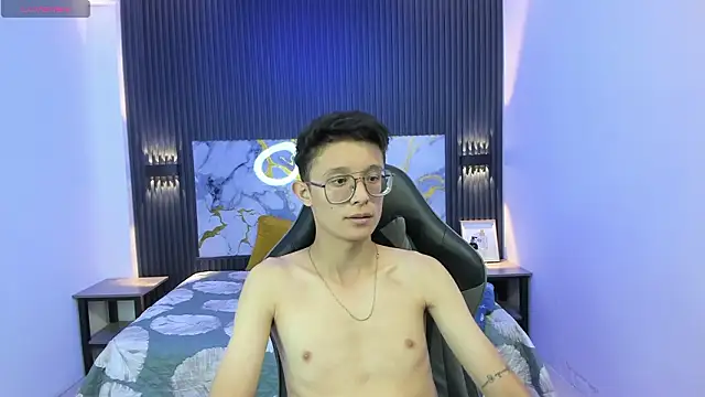 SantiagoRusso18 live sex cam