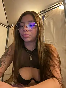 Maddy_Piink live sex cam