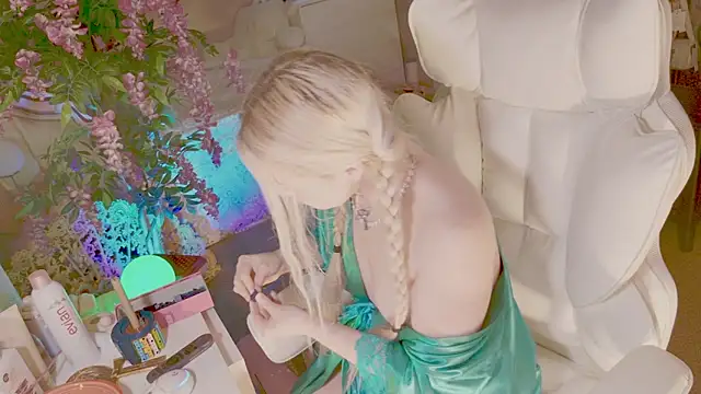 Talulaa's cam snapshot