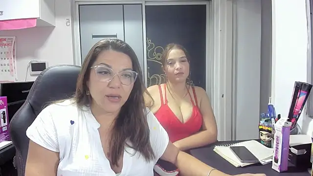 Isis_Corona's cam snapshot