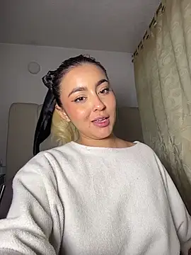 Elina_Hills's cam snapshot