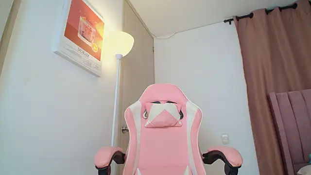 emmily_forev3r live sex cam