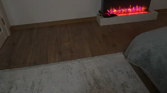 ella_twinkl's cam snapshot