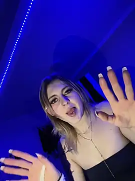 Milli-Kiss live sex cam