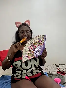 mamakarma1403's cam snapshot