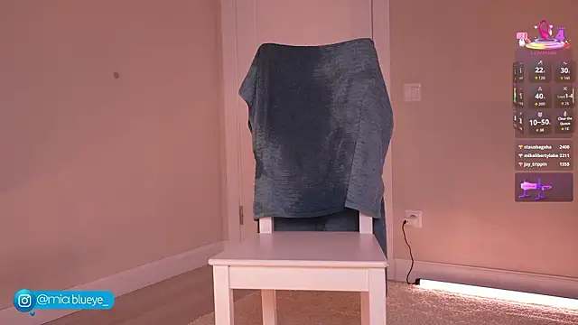 Miablueye live sex cam