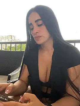 RoseOnYou live sex cam