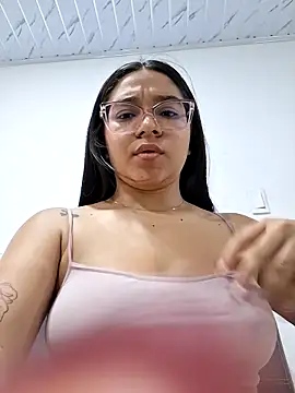 -VICKKY live sex cam