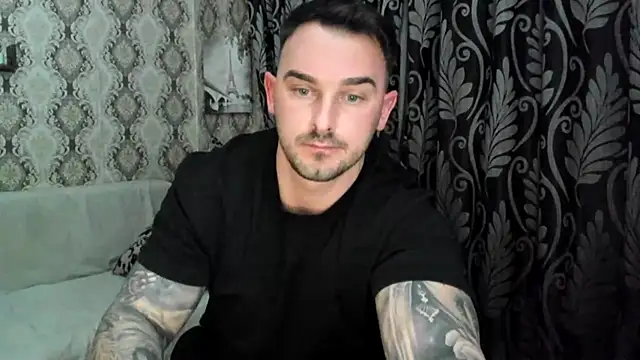 Jonmusclemaster live sex cam