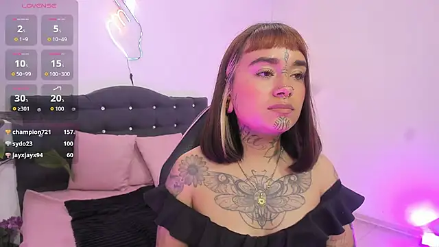 oliviia_tay's cam snapshot