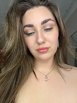 KiraBarlows live sex cam