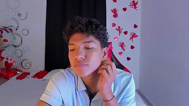 Maximiliano_Khalil live sex cam