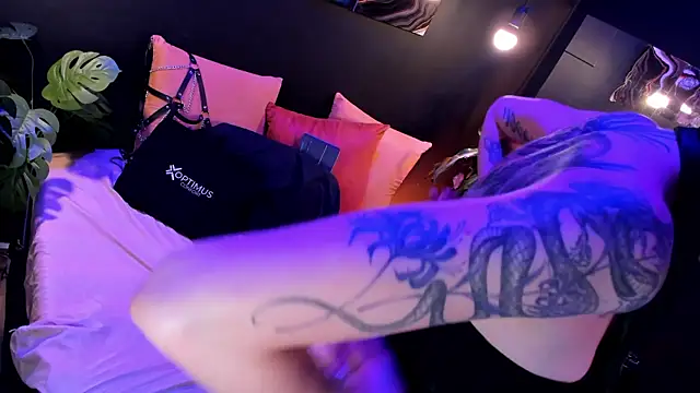 AmeliaNaughty_'s cam snapshot