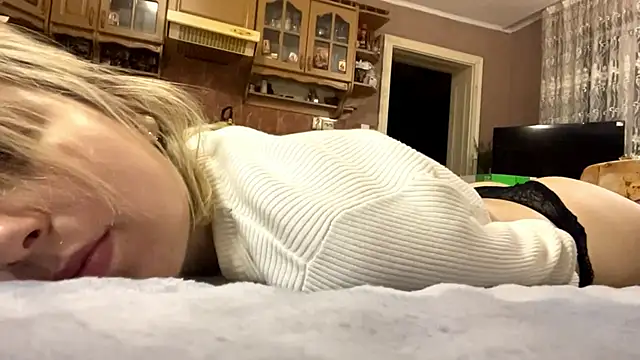 CharmingBlonde's cam snapshot